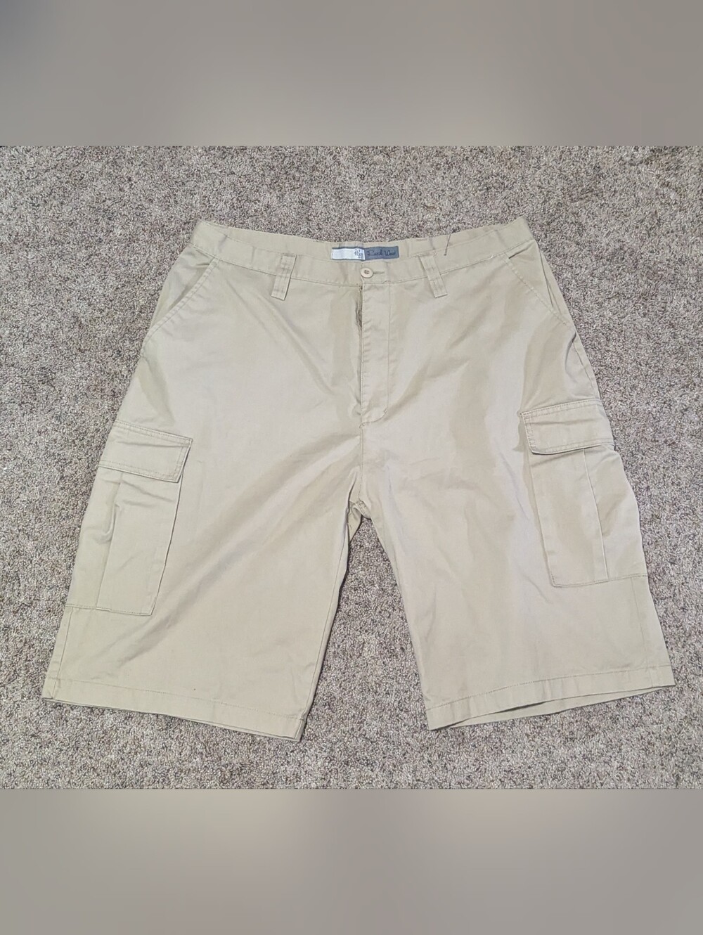 Classic Men's Khaki Cargo Shorts with Utility Pockets